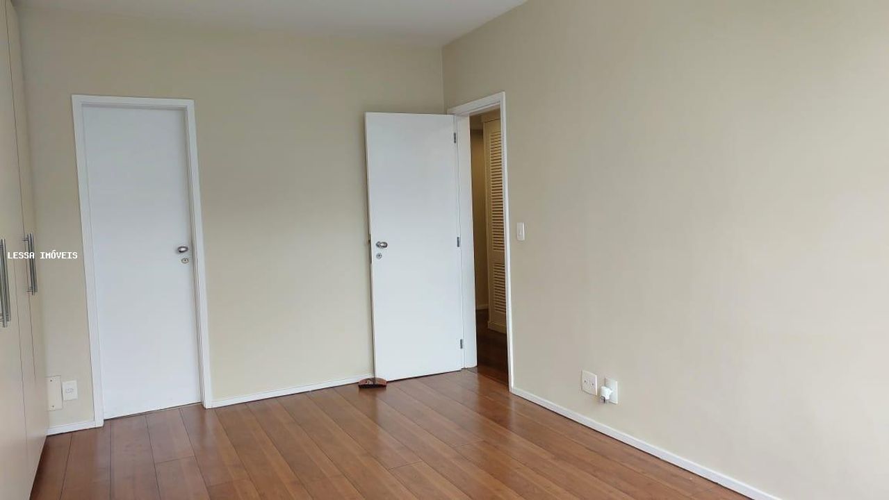 Apartamento à venda com 4 quartos, 200m² - Foto 12