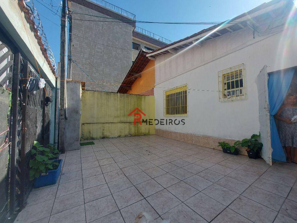 Casa à venda com 2 quartos, 60m² - Foto 1