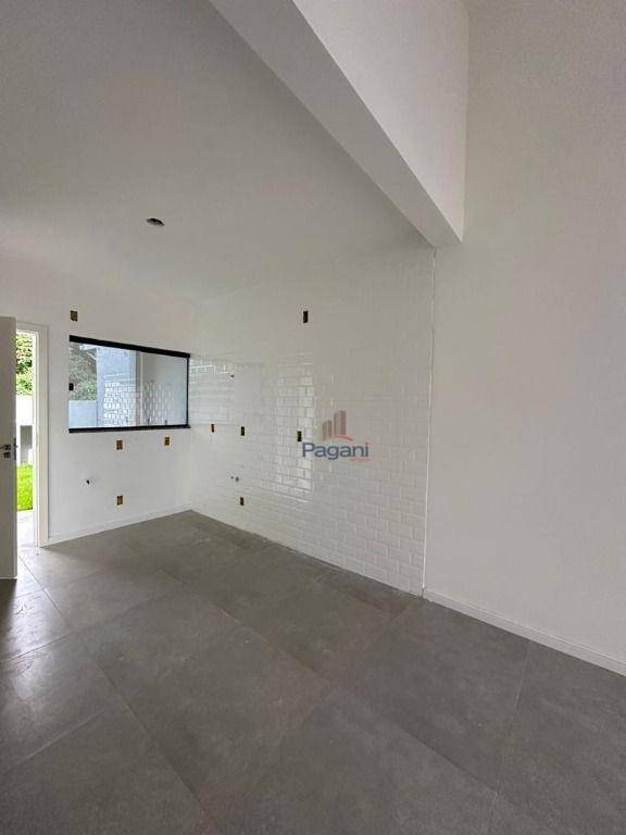 Casa à venda com 3 quartos, 74m² - Foto 12