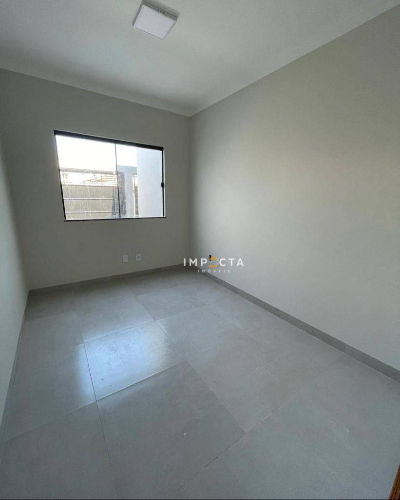 Casa à venda com 3 quartos, 90m² - Foto 1