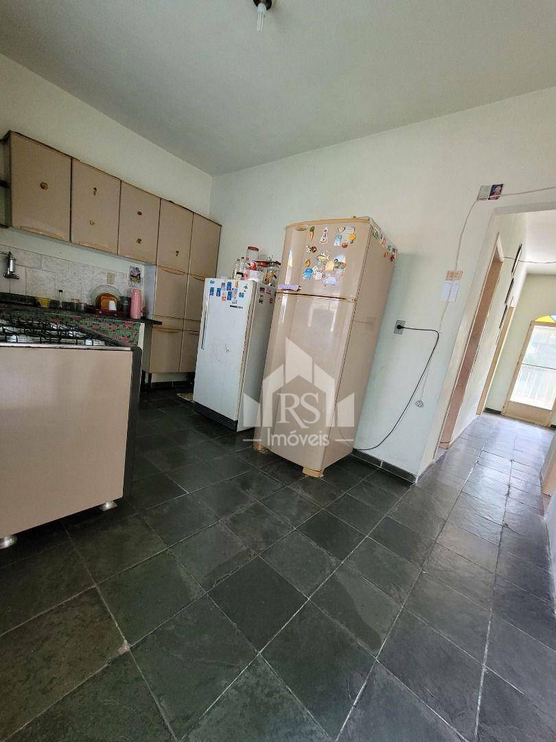Casa à venda com 3 quartos, 60m² - Foto 6