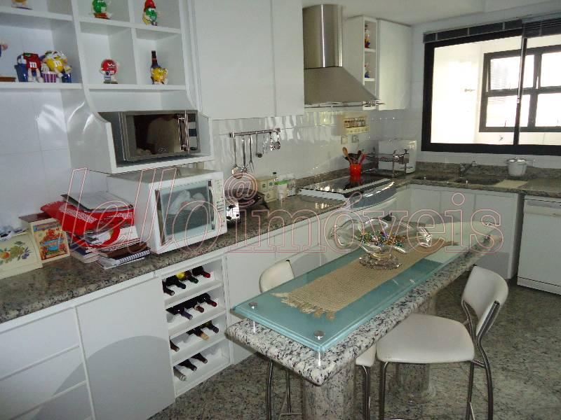 Apartamento para alugar com 3 quartos, 190m² - Foto 10