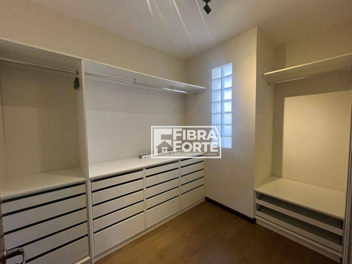 Casa de Condomínio para alugar com 3 quartos, 267m² - Foto 25