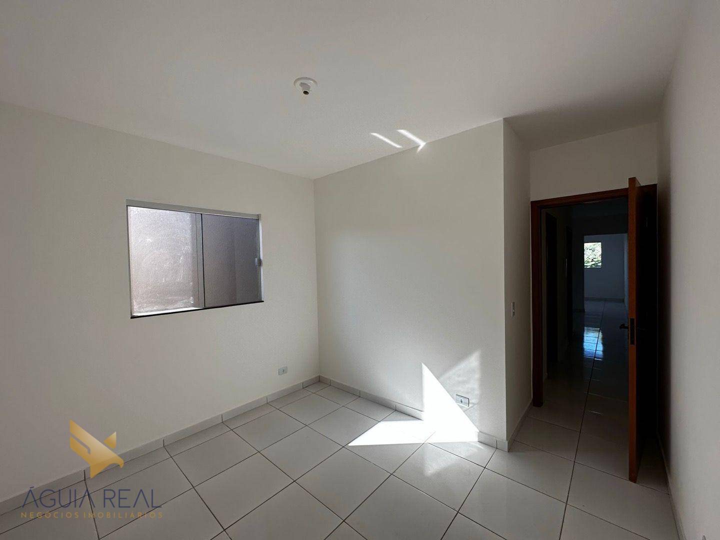 Casa à venda com 2 quartos, 50m² - Foto 4