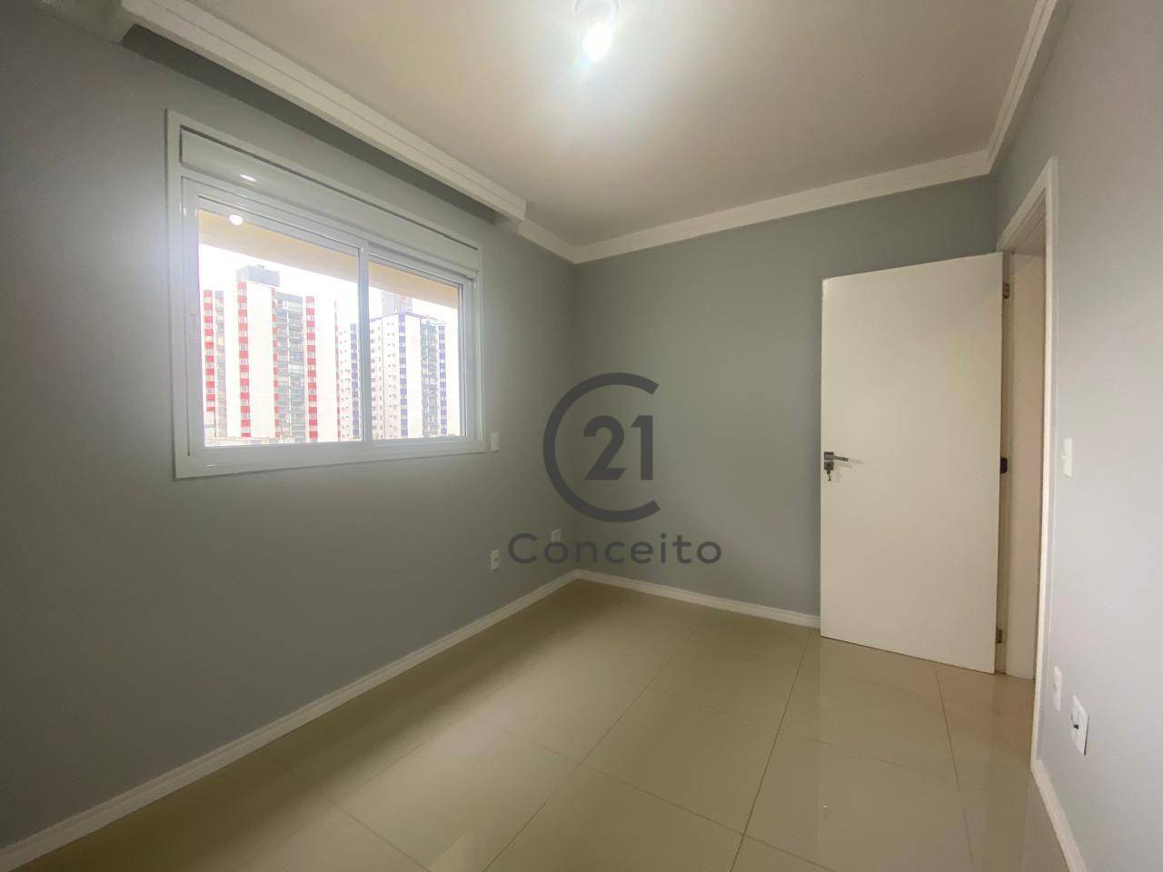 Apartamento à venda com 2 quartos, 80m² - Foto 12