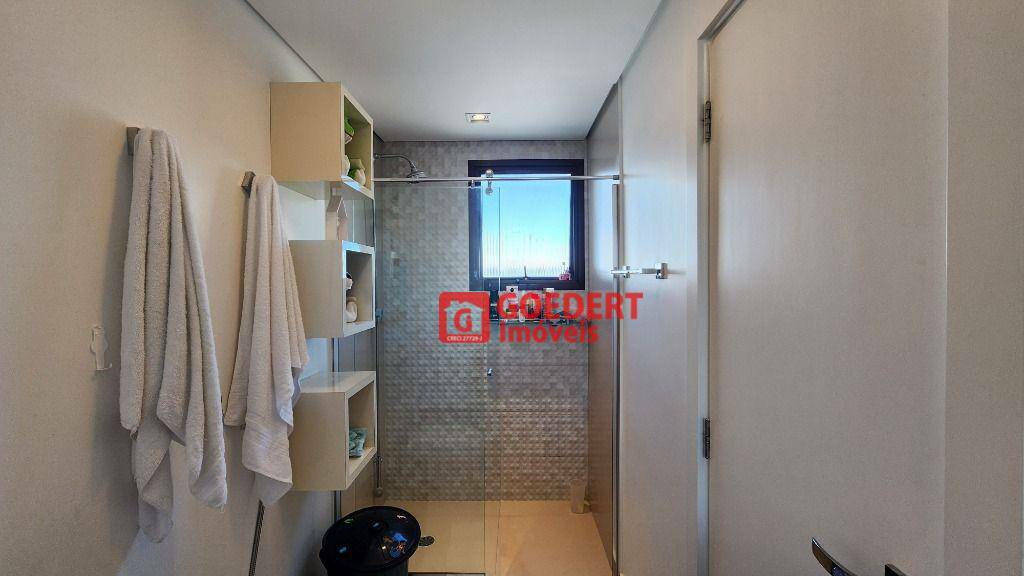 Apartamento para alugar com 3 quartos, 168m² - Foto 30
