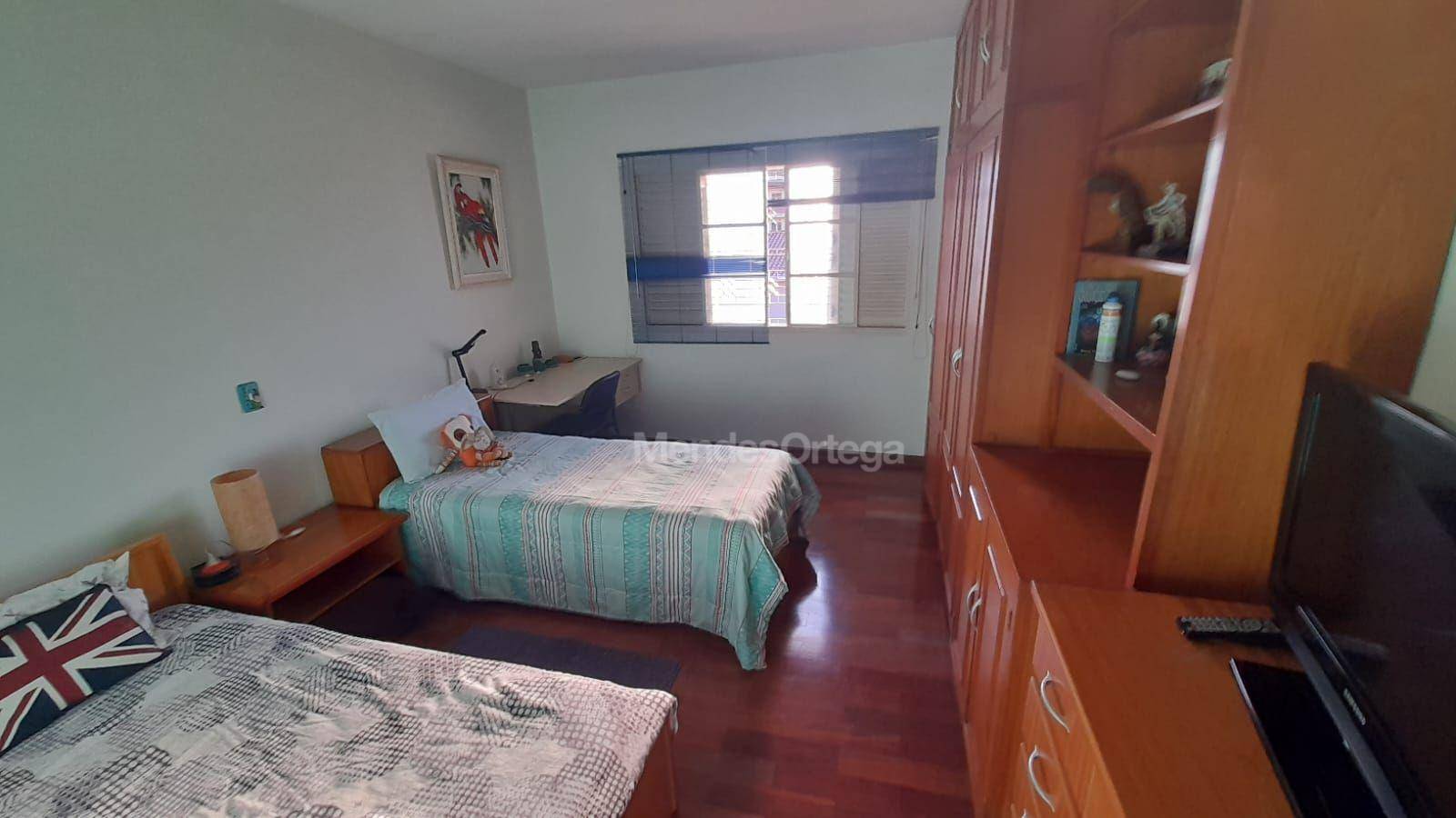 Casa à venda com 4 quartos, 360m² - Foto 10