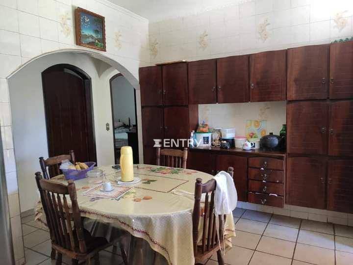 Chácara à venda com 3 quartos, 210m² - Foto 9