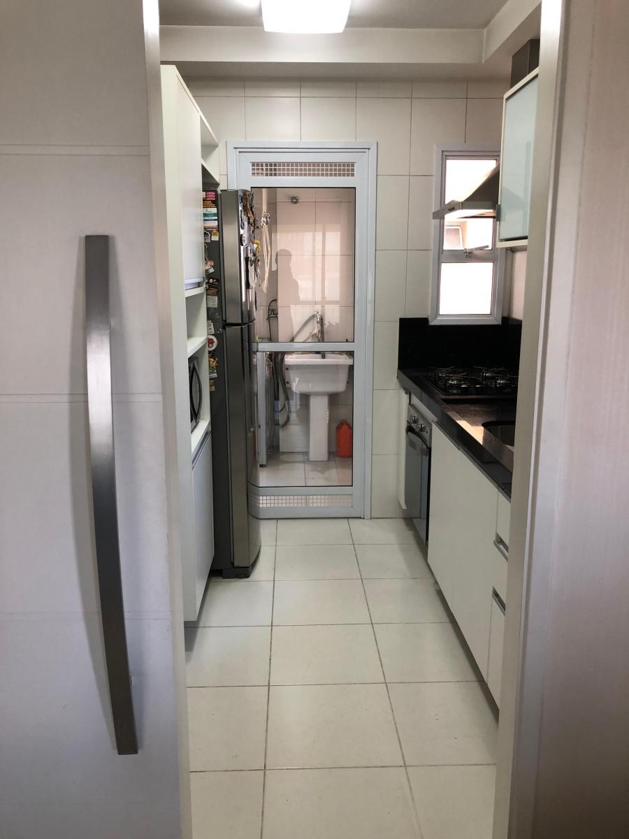 Apartamento à venda com 2 quartos, 80m² - Foto 3