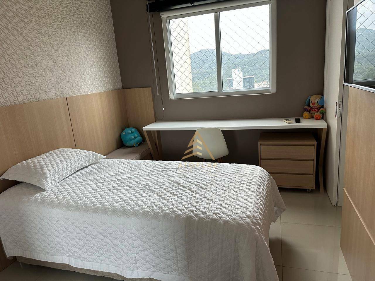 Apartamento à venda com 4 quartos, 133m² - Foto 8