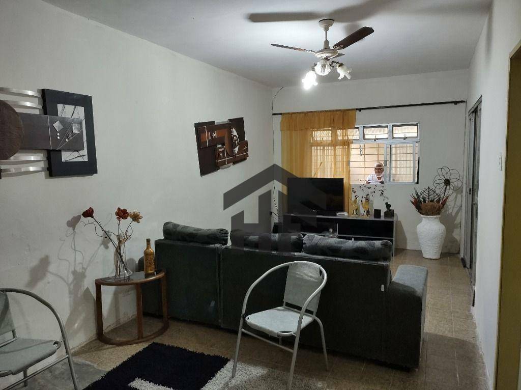 Casa à venda com 6 quartos, 300m² - Foto 5