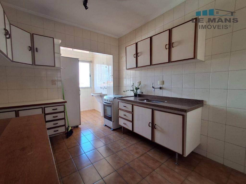 Apartamento à venda com 2 quartos, 68m² - Foto 7