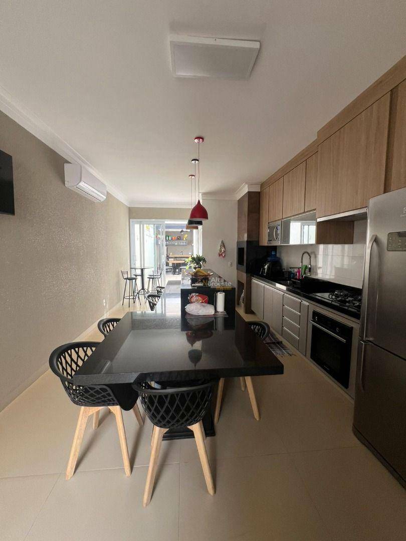 Casa à venda com 3 quartos, 260m² - Foto 17