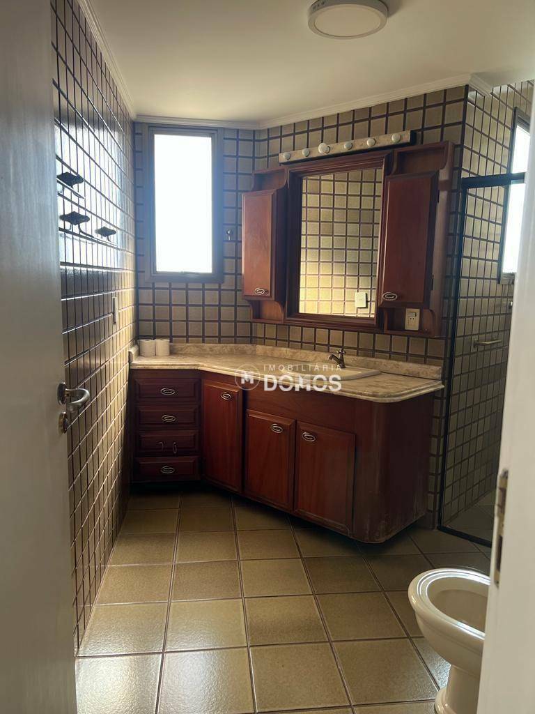 Apartamento para alugar com 4 quartos, 315m² - Foto 5