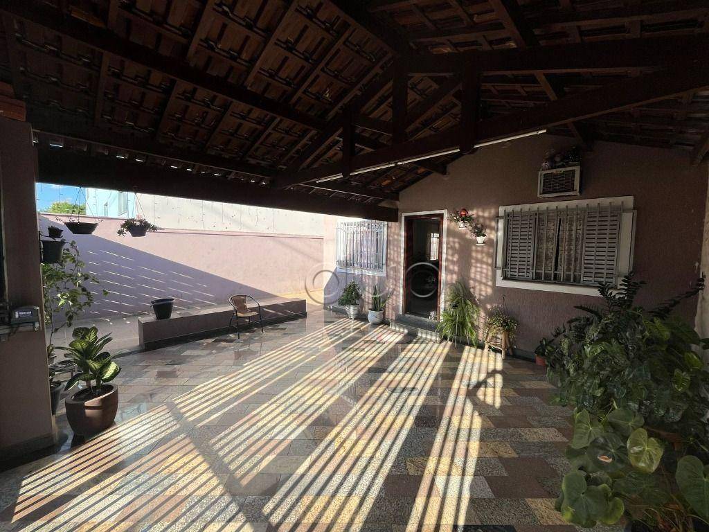 Casa, 2 quartos, 240 m² - Foto 2