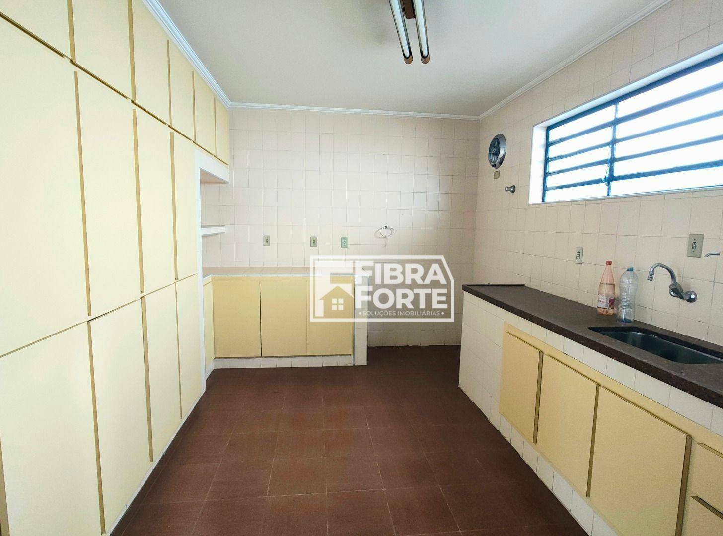 Casa à venda com 4 quartos, 262m² - Foto 15