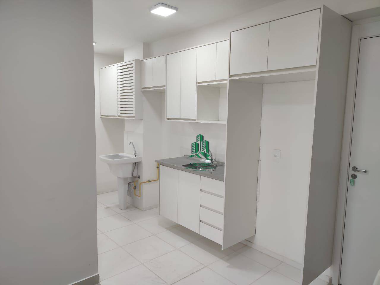 Apartamento para alugar com 2 quartos, 37m² - Foto 6