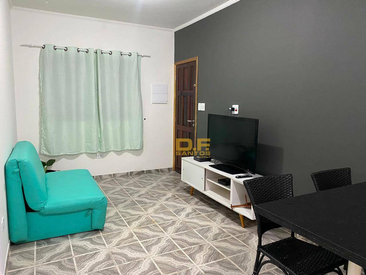 Casa à venda com 2 quartos, 72m² - Foto 1