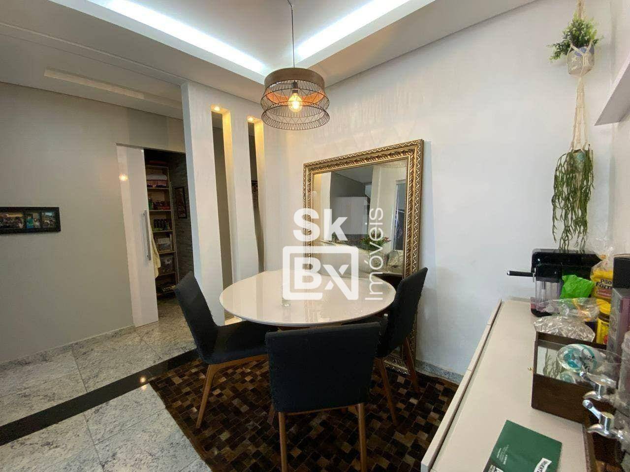 Casa à venda com 3 quartos, 229m² - Foto 4