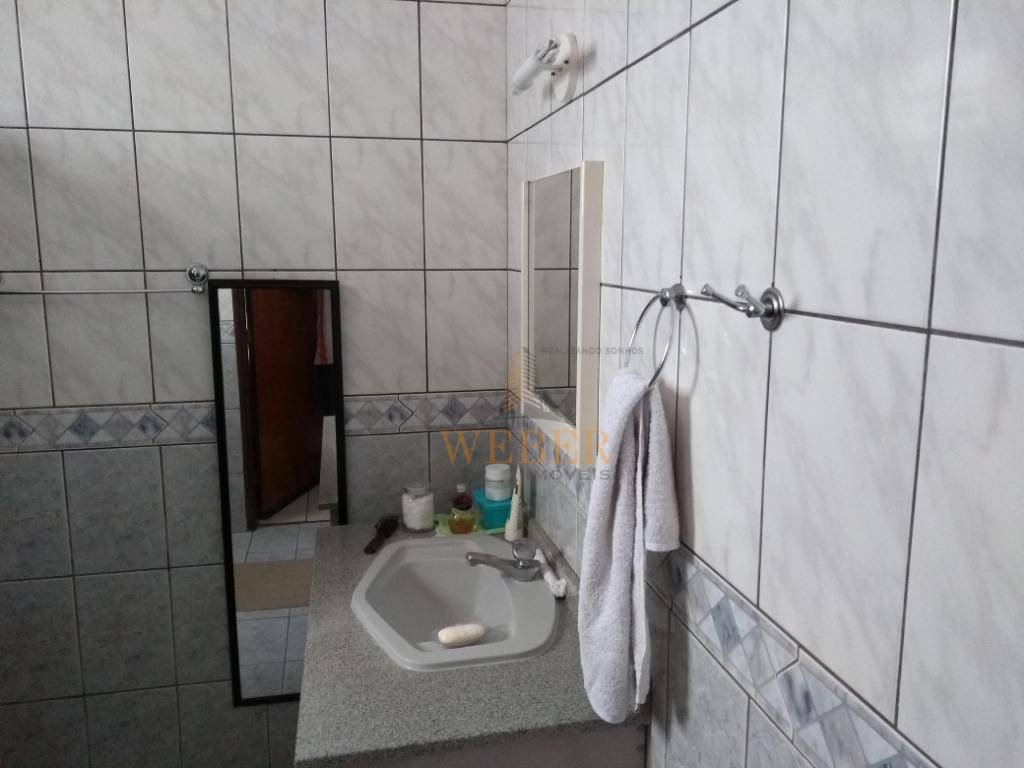 Casa à venda com 3 quartos, 300m² - Foto 16