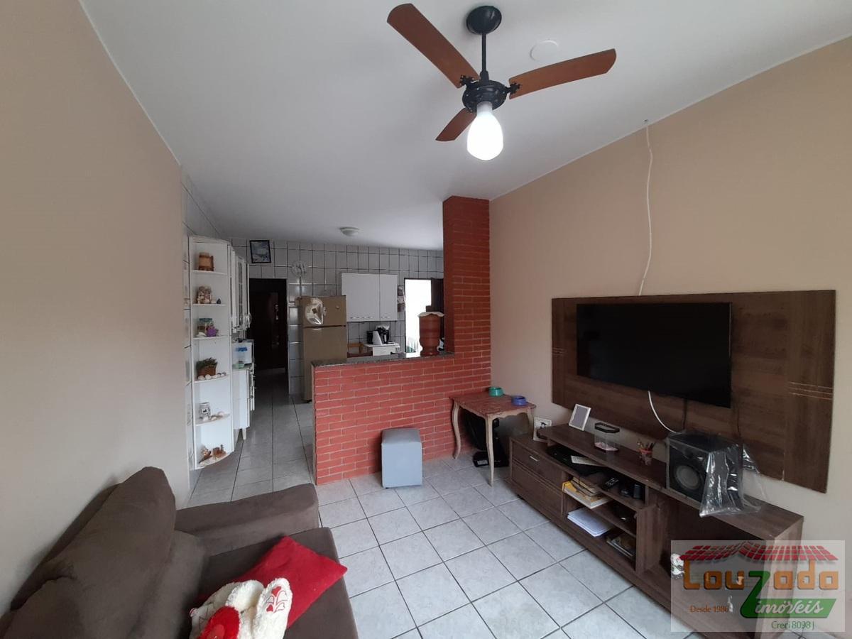 Casa à venda com 2 quartos, 182m² - Foto 1