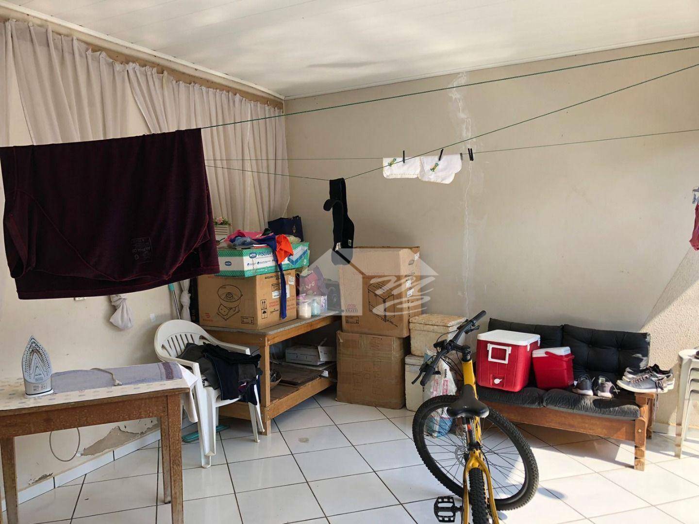 Casa à venda com 4 quartos, 200m² - Foto 15