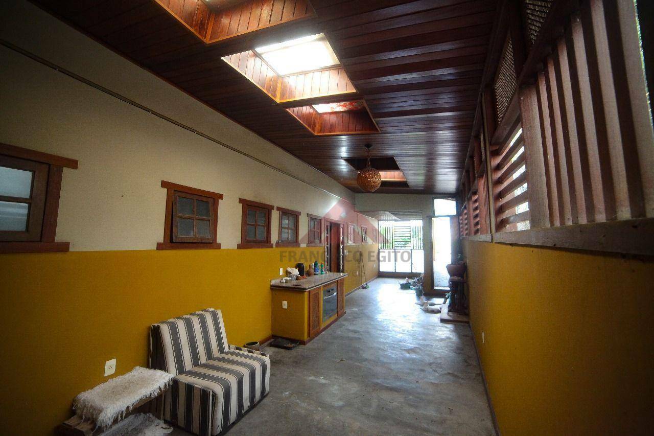 Casa de Condomínio à venda com 7 quartos, 412m² - Foto 3