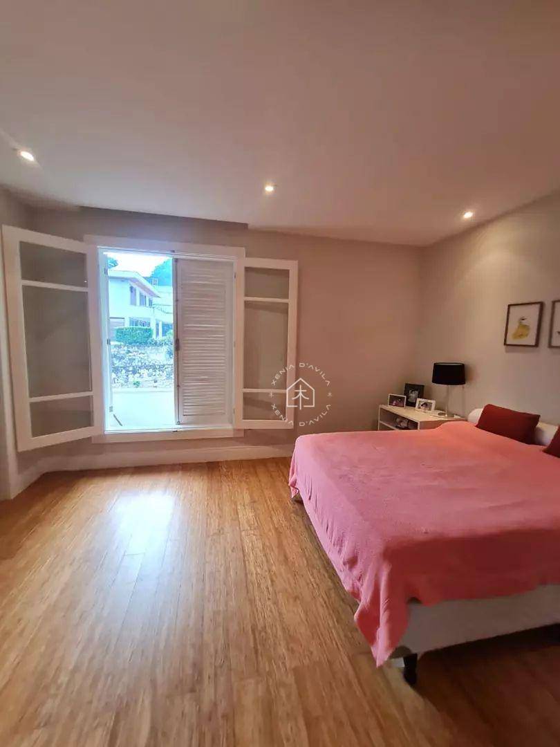 Casa de Condomínio à venda com 4 quartos, 560m² - Foto 13