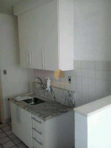 Apartamento à venda com 3 quartos, 70m² - Foto 2