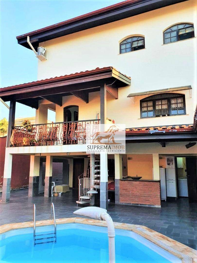 Casa de Condomínio à venda com 3 quartos, 304m² - Foto 1