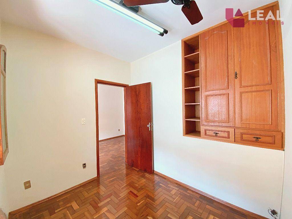 Casa à venda com 4 quartos, 240m² - Foto 8