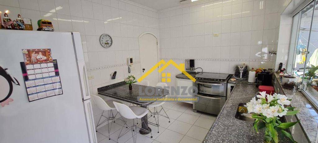 Casa à venda com 3 quartos, 326m² - Foto 18