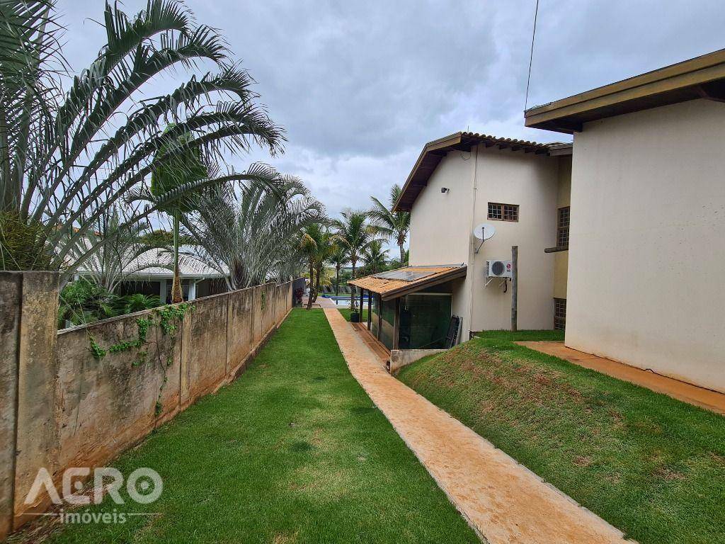 Casa de Condomínio à venda com 4 quartos, 600m² - Foto 4