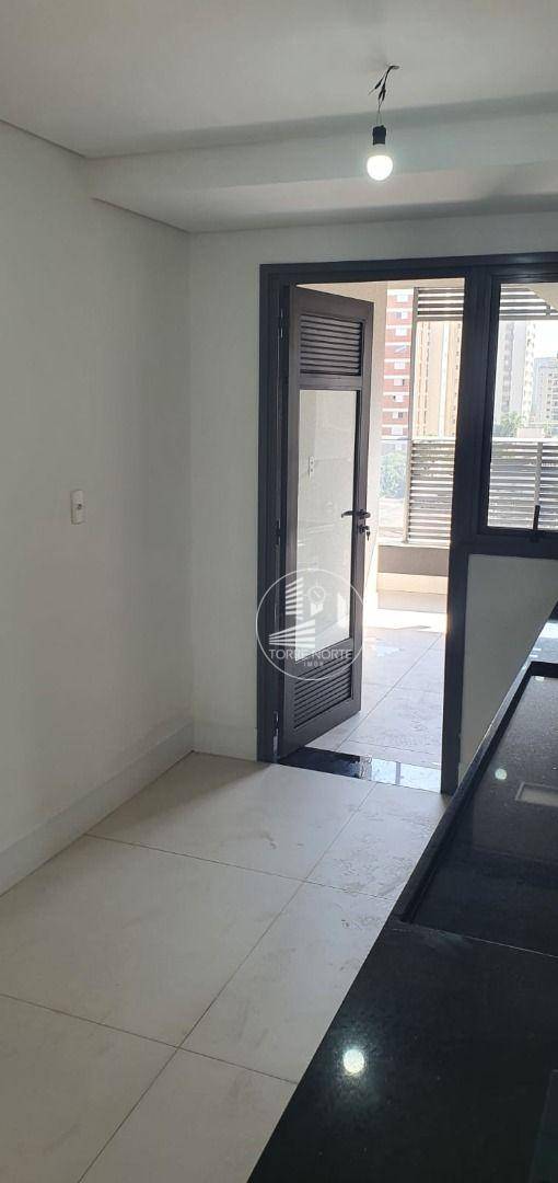 Apartamento à venda com 3 quartos, 131m² - Foto 4