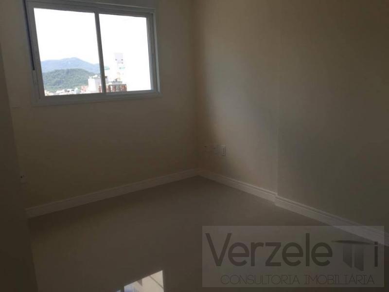 Apartamento à venda com 4 quartos, 140m² - Foto 31