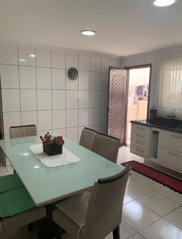 Casa à venda com 6 quartos, 250m² - Foto 46