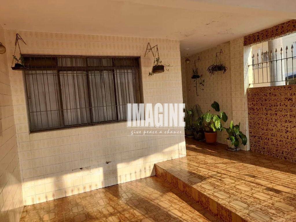 Casa à venda com 2 quartos, 124m² - Foto 1