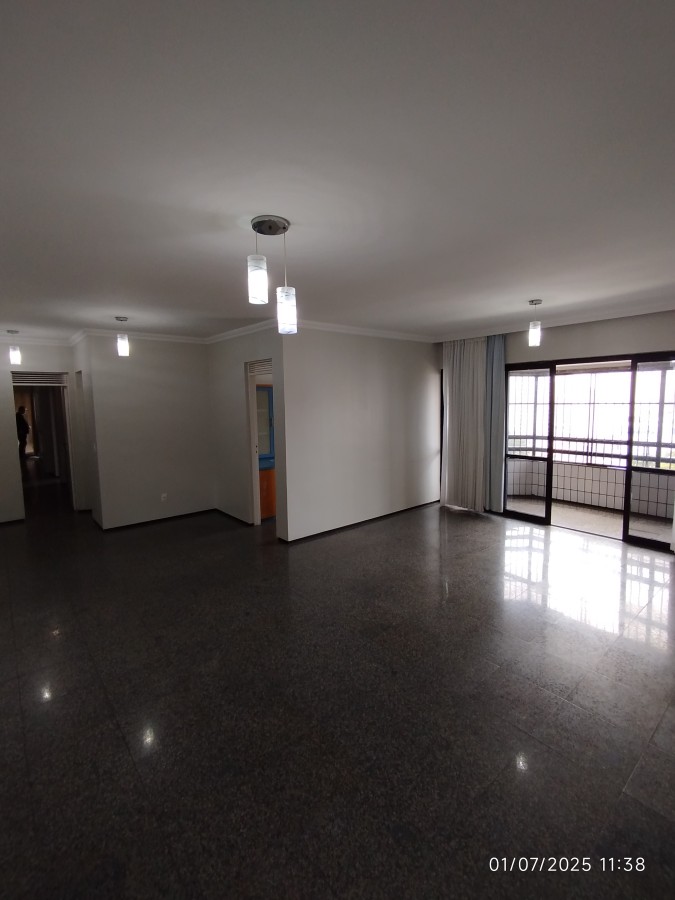 Apartamento para alugar com 3 quartos, 197m² - Foto 14