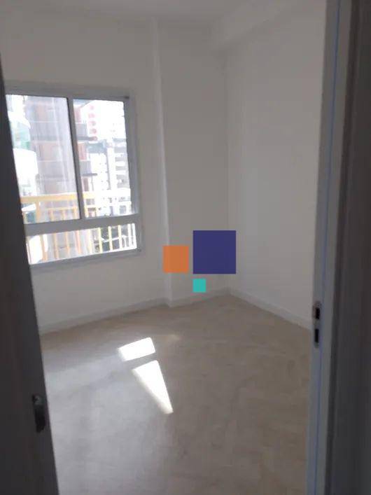 Apartamento à venda com 1 quarto, 34m² - Foto 3