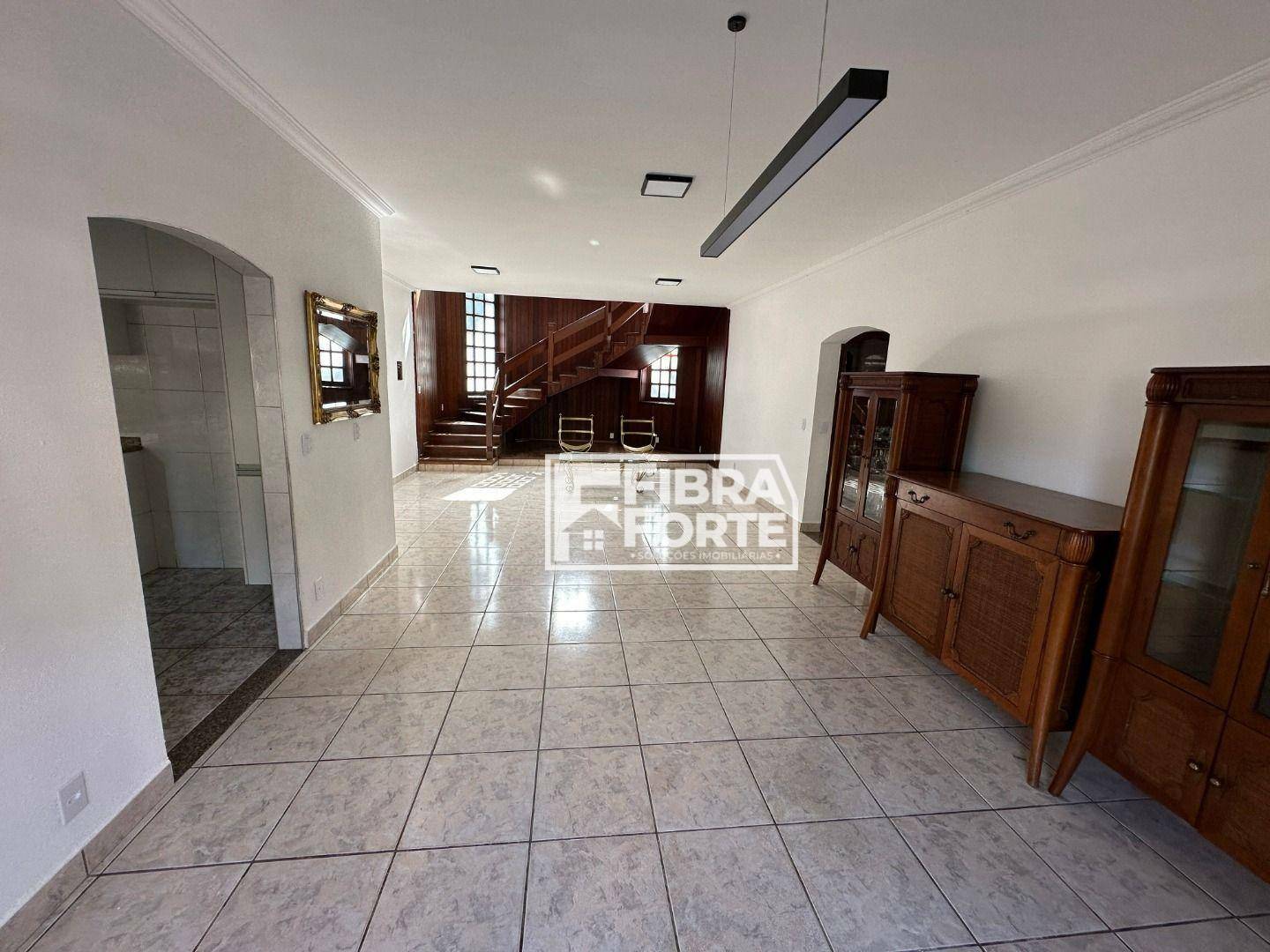 Casa de Condomínio para alugar com 4 quartos, 600m² - Foto 28