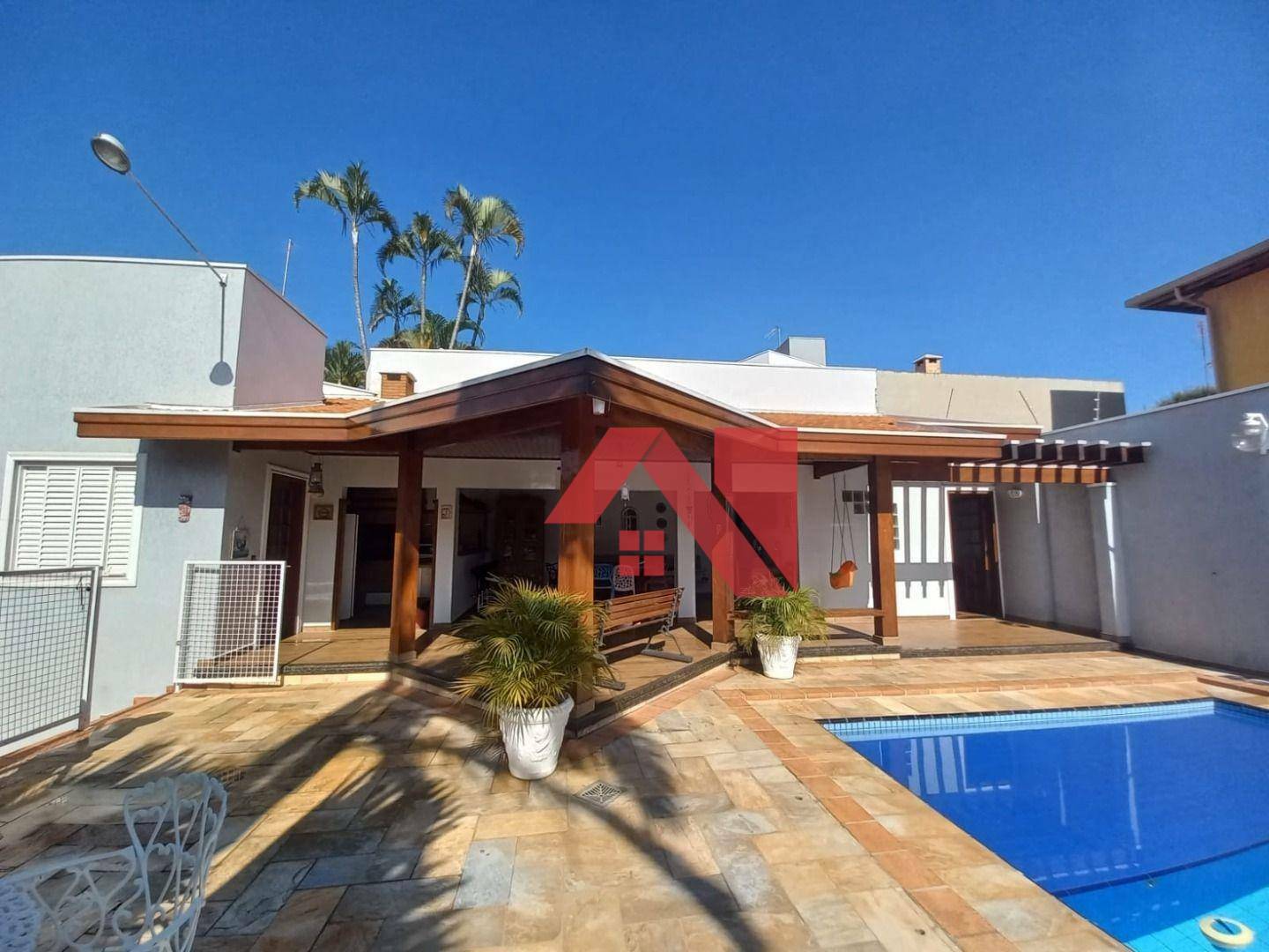 Casa à venda com 3 quartos, 500m² - Foto 2