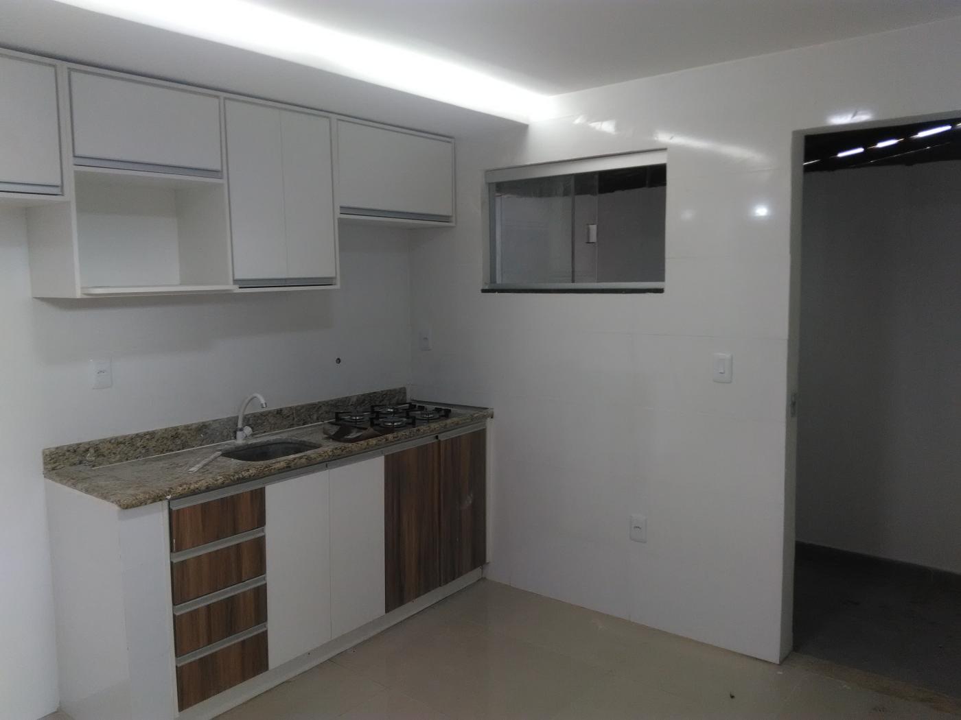 Casa para alugar com 2 quartos, 150m² - Foto 2