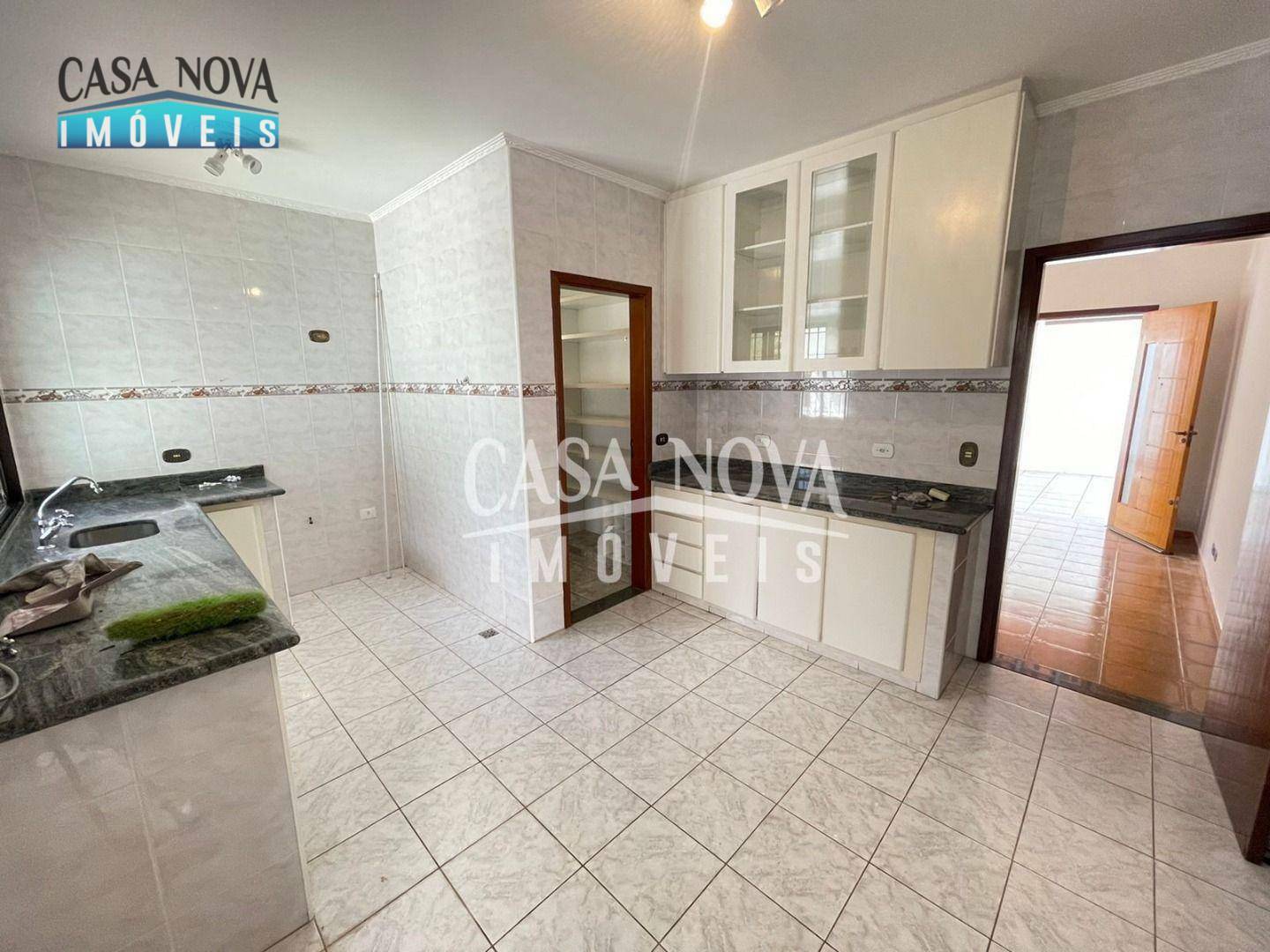 Casa de Condomínio para alugar com 3 quartos, 300m² - Foto 21