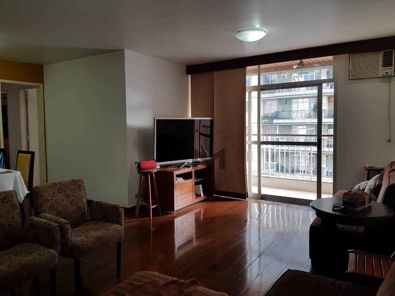 Apartamento à venda com 4 quartos, 190m² - Foto 2