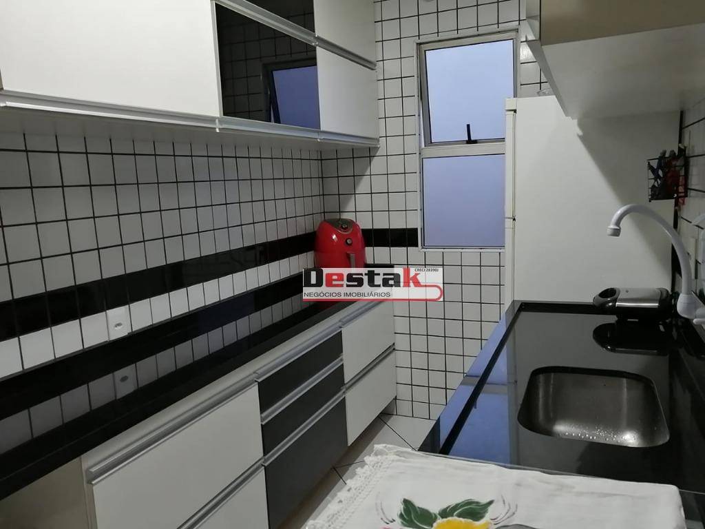 Apartamento à venda com 2 quartos, 63m² - Foto 17