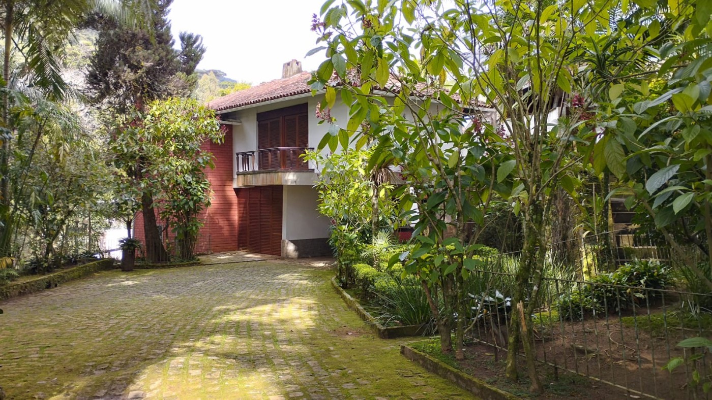 Casa à venda com 5 quartos, 2600m² - Foto 2