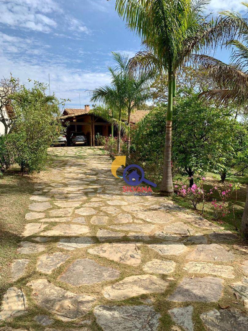 Sítio, 4 quartos, 3000 m² - Foto 1