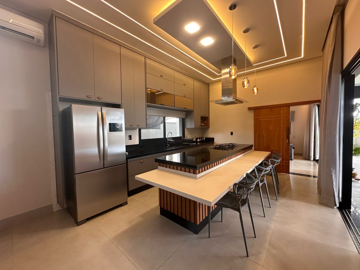 Casa à venda com 3 quartos, 335m² - Foto 8