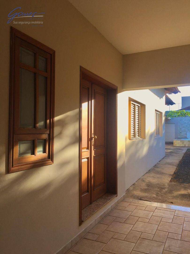 Casa à venda com 4 quartos, 214m² - Foto 10