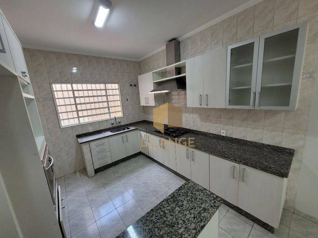 Casa para alugar com 3 quartos, 199m² - Foto 12